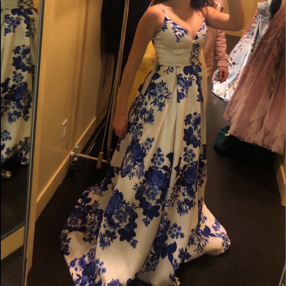 Prom Dress. Never worn due to Covid